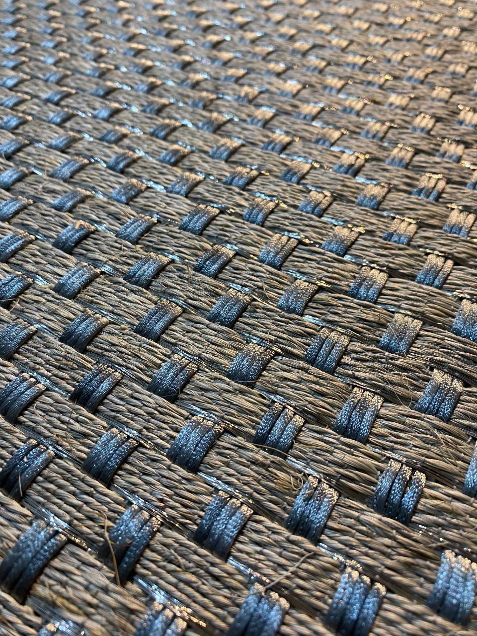 Tapete tejido Paz en Fique, Seda y Metal plata / F41