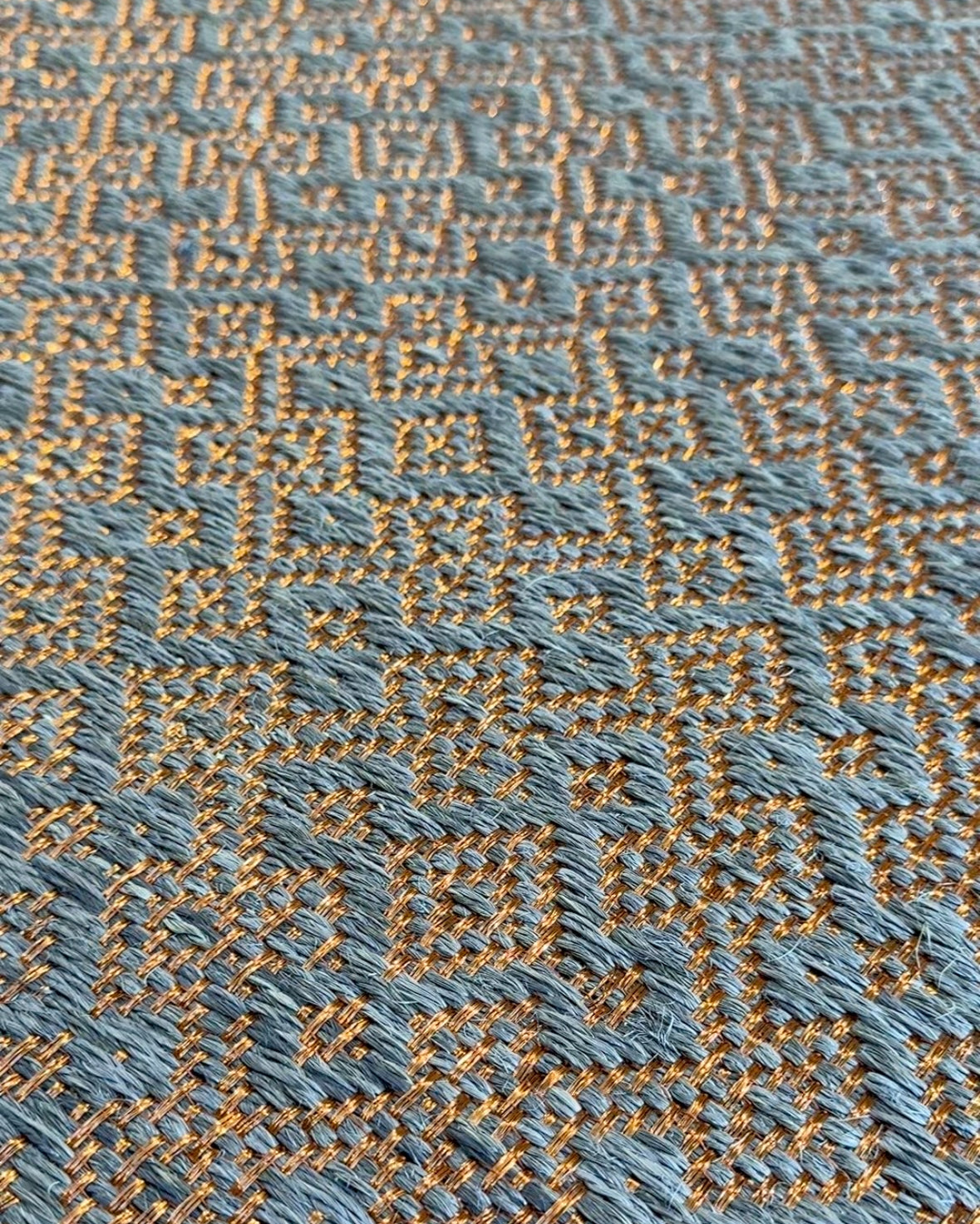 Tapete Tejido Martina invertido en Fique y Cobre / F35
