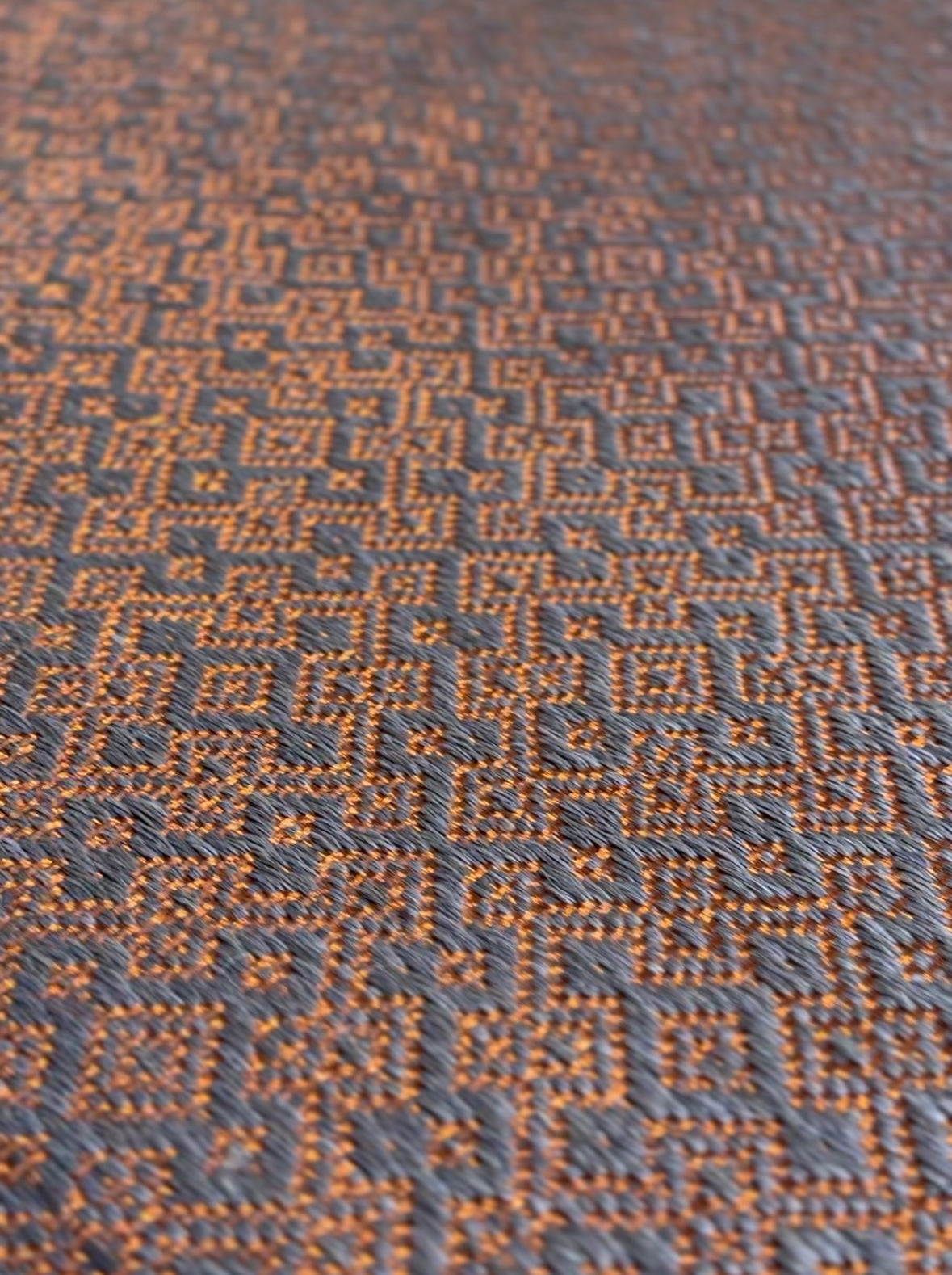 Tapete Tejido Martina invertido en Fique y Cobre / F35