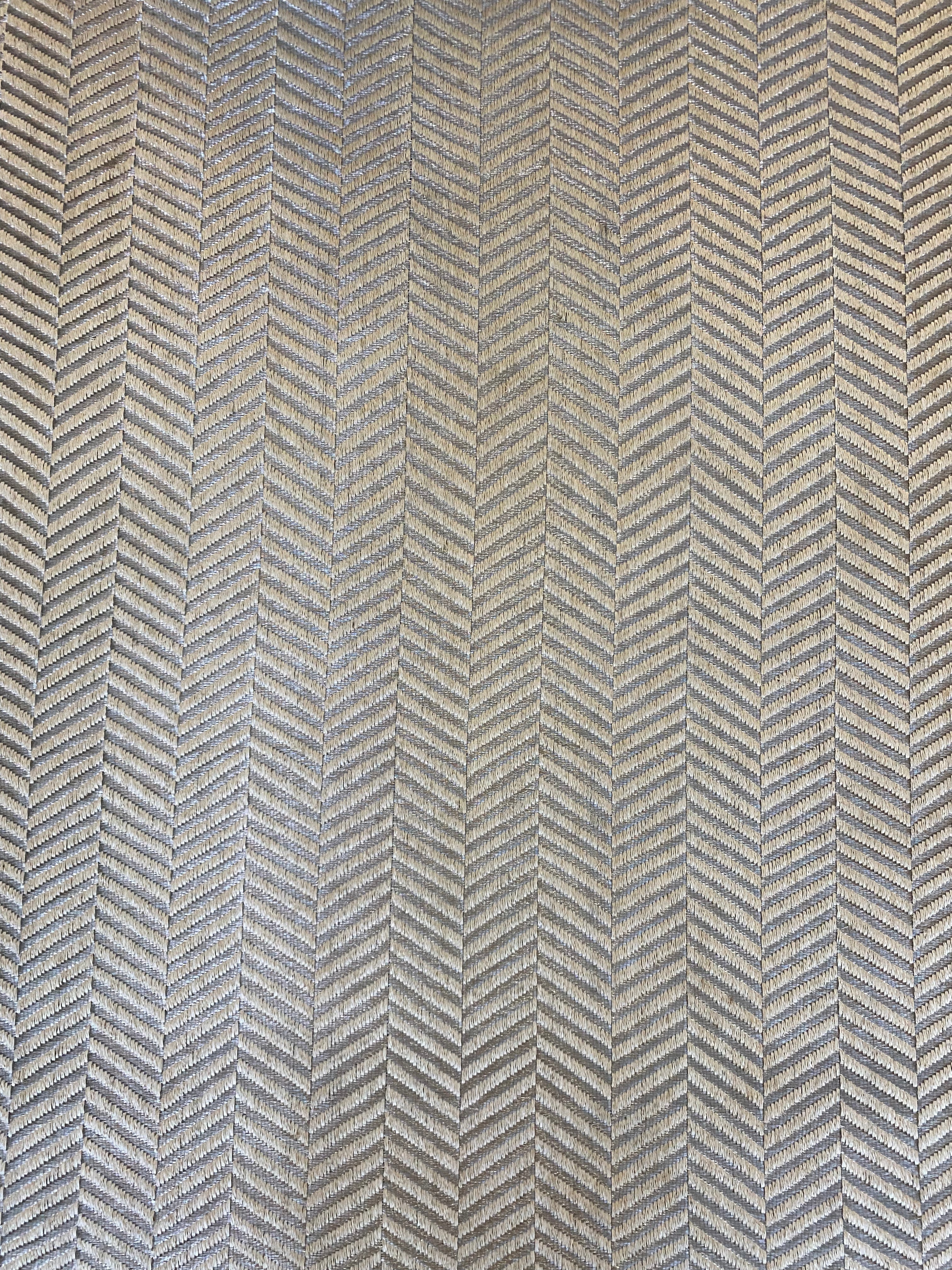 Tapete Tejido Espina de Pescado en Fique y Metal Plata, Borde 1A1 / F25