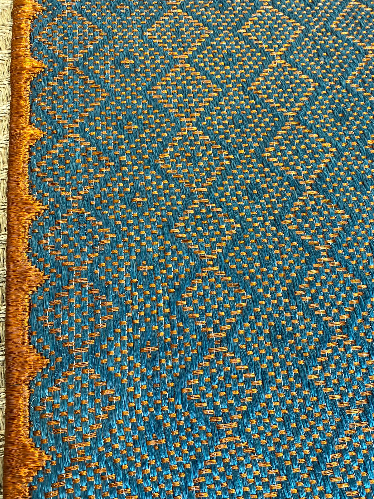 Tapete Tejido Romboidal en Fique con Cobre y Metal Plateado,  Degradé / F27