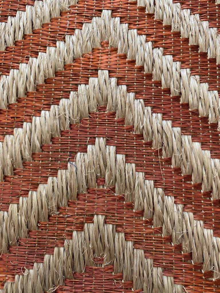 Tapete Tejido Espina de Pescado en Fique y Cobre / F9